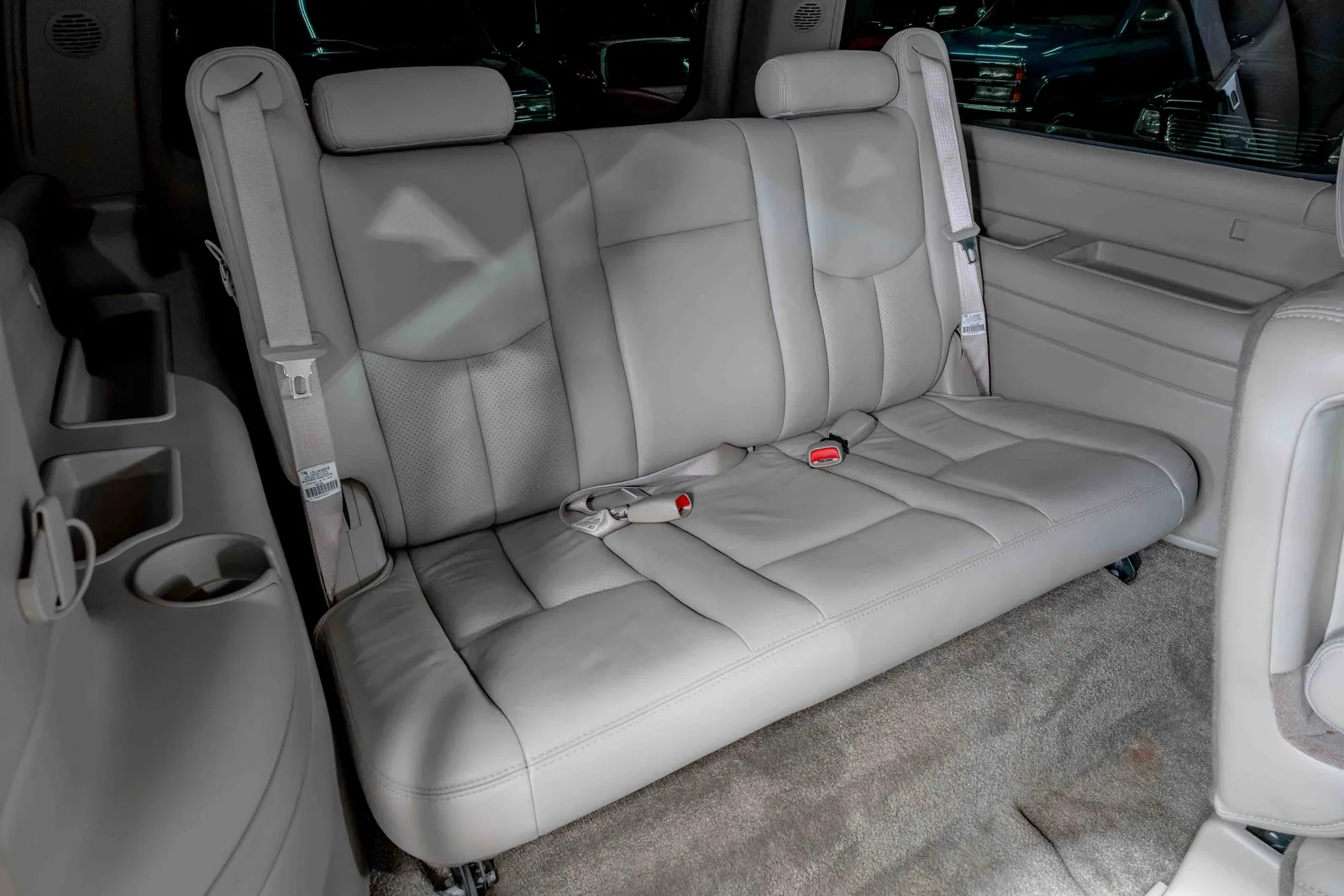 2003-Cadillac-Escalade-White Diamond Pearl-3GYFK66N33G294143-54.jpg